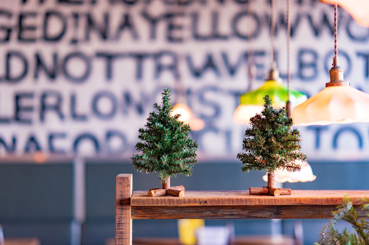 10 Easy Projects for Seasonal Table Decor